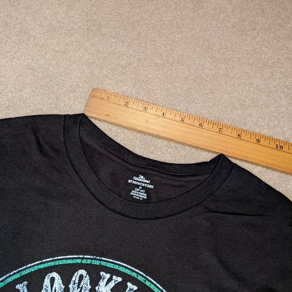 Nwt Way To Celebrate St. Patricks Day Men's Looking for Luck Graphic T-Shirt - Picture 6 of 12